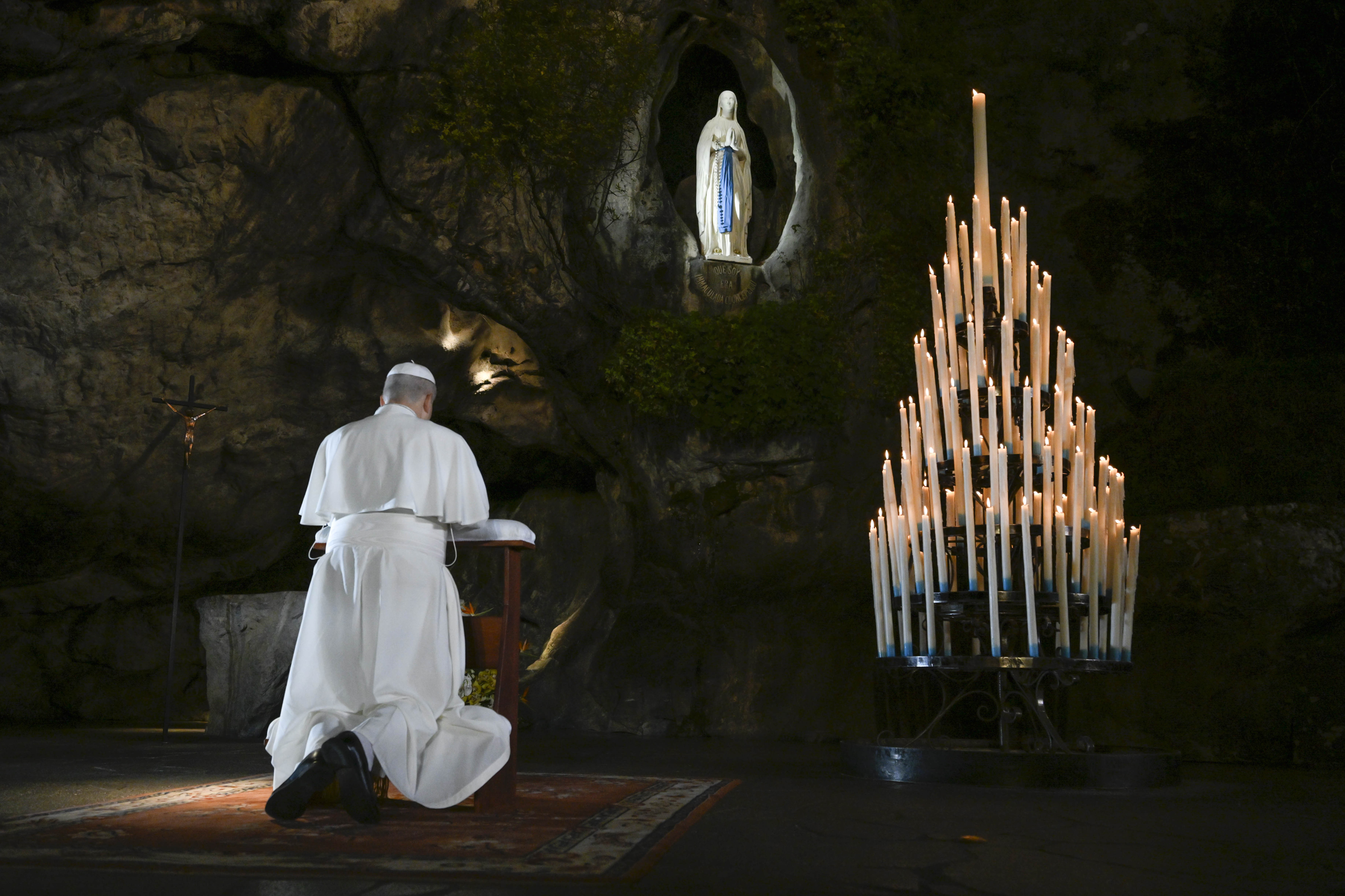 26 09 Lourdes grotte c Vatican Media 2